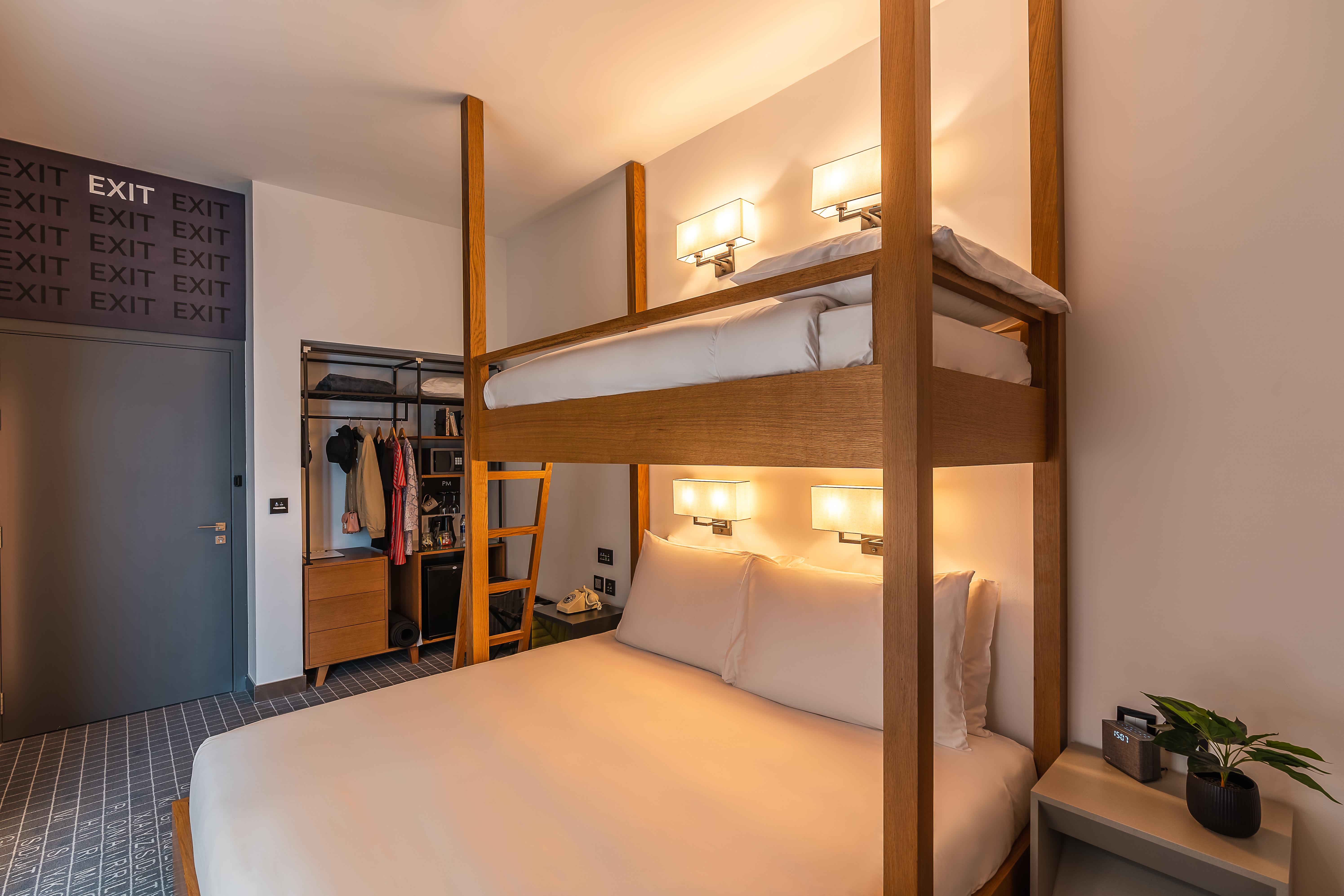 Studio One Hotel Дубай Экстерьер фото