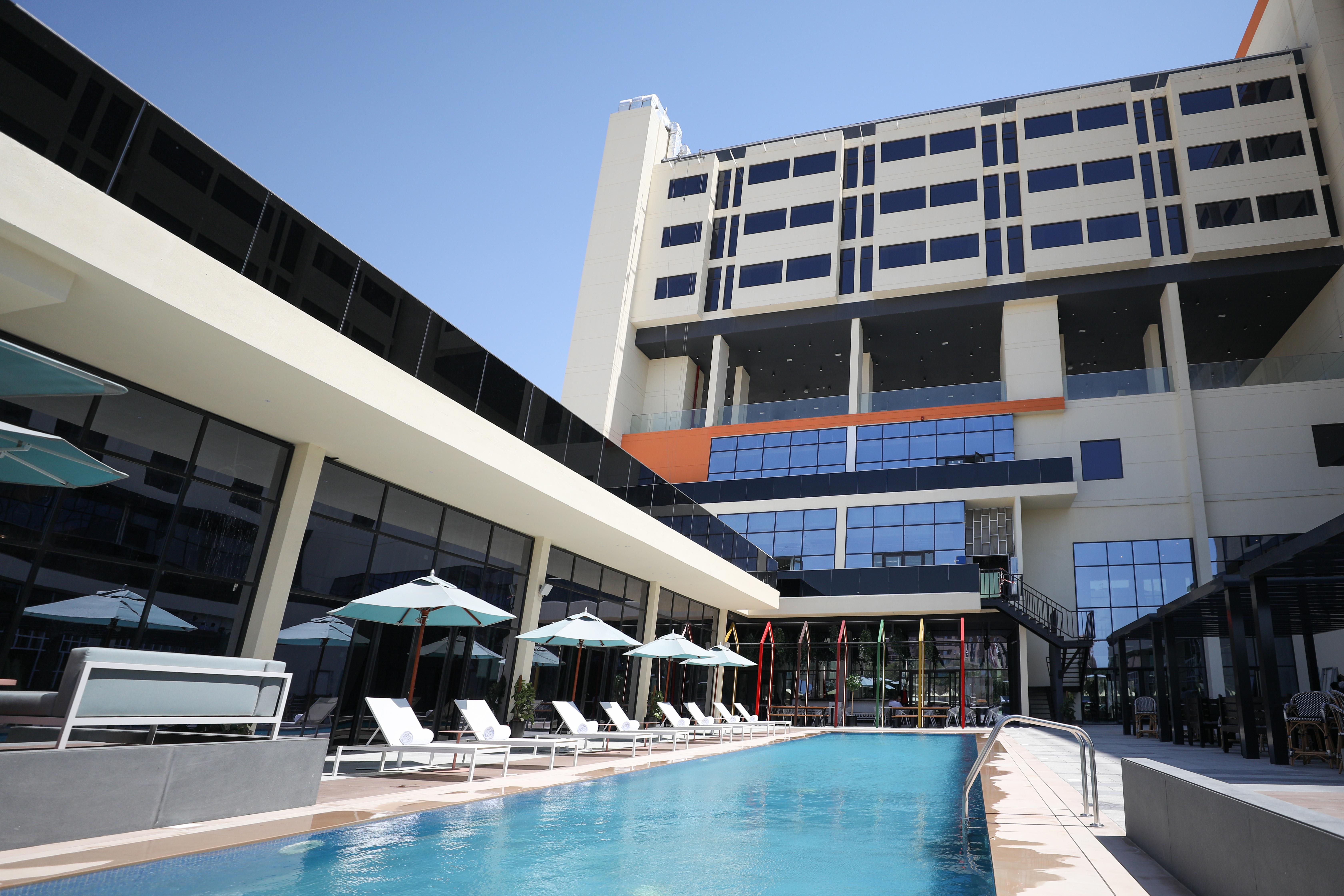 Studio One Hotel Дубай Экстерьер фото