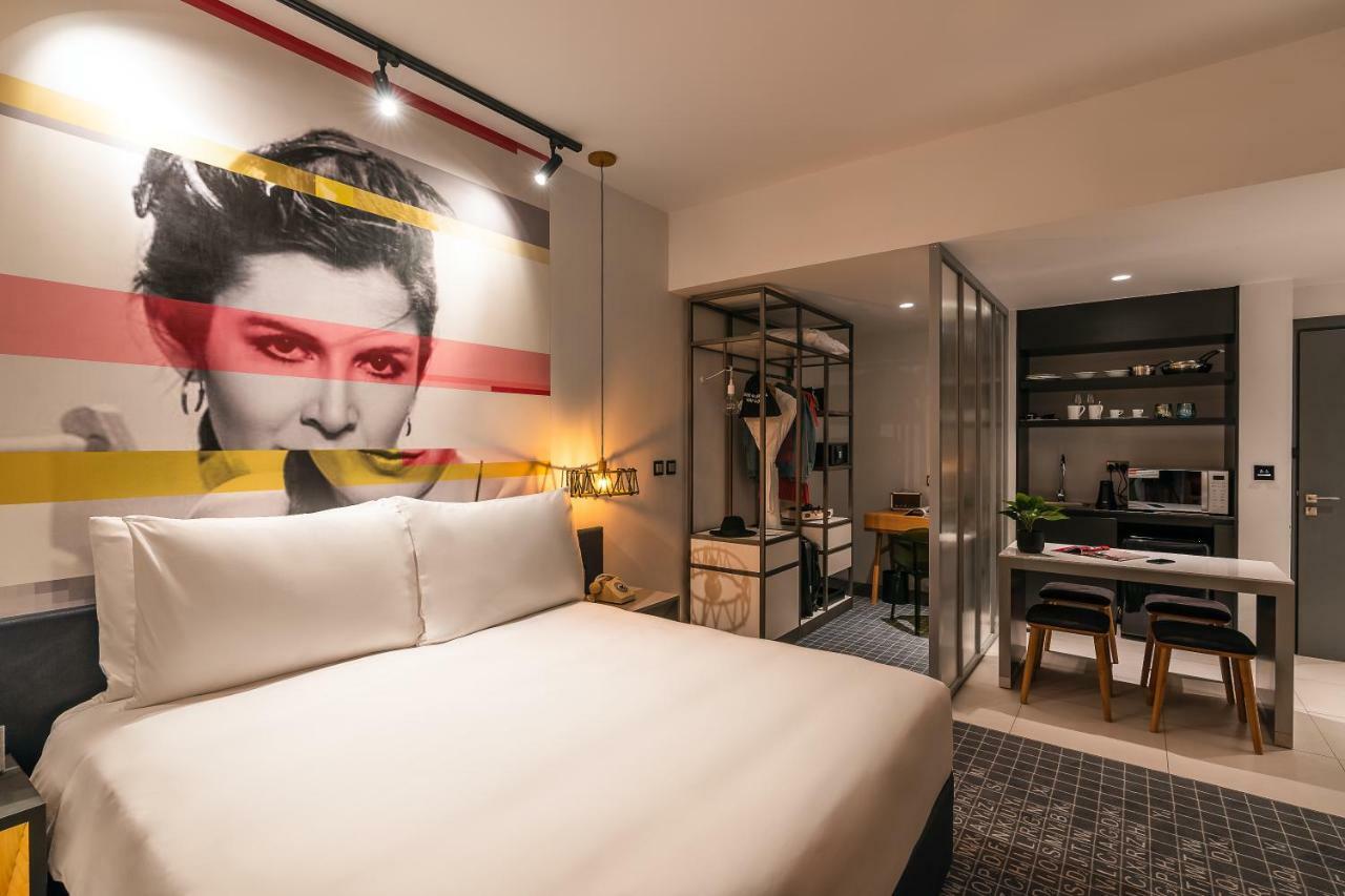 Studio One Hotel Дубай Экстерьер фото