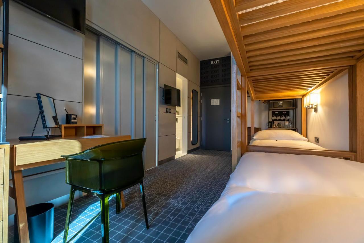 Studio One Hotel Дубай Экстерьер фото